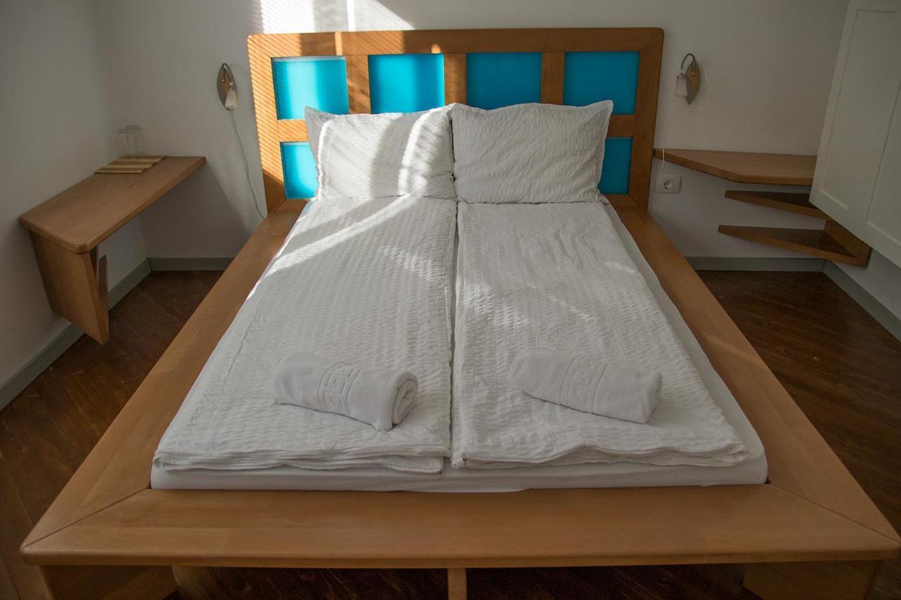 The Zen Hotel - Posticum Oradea Extérieur photo