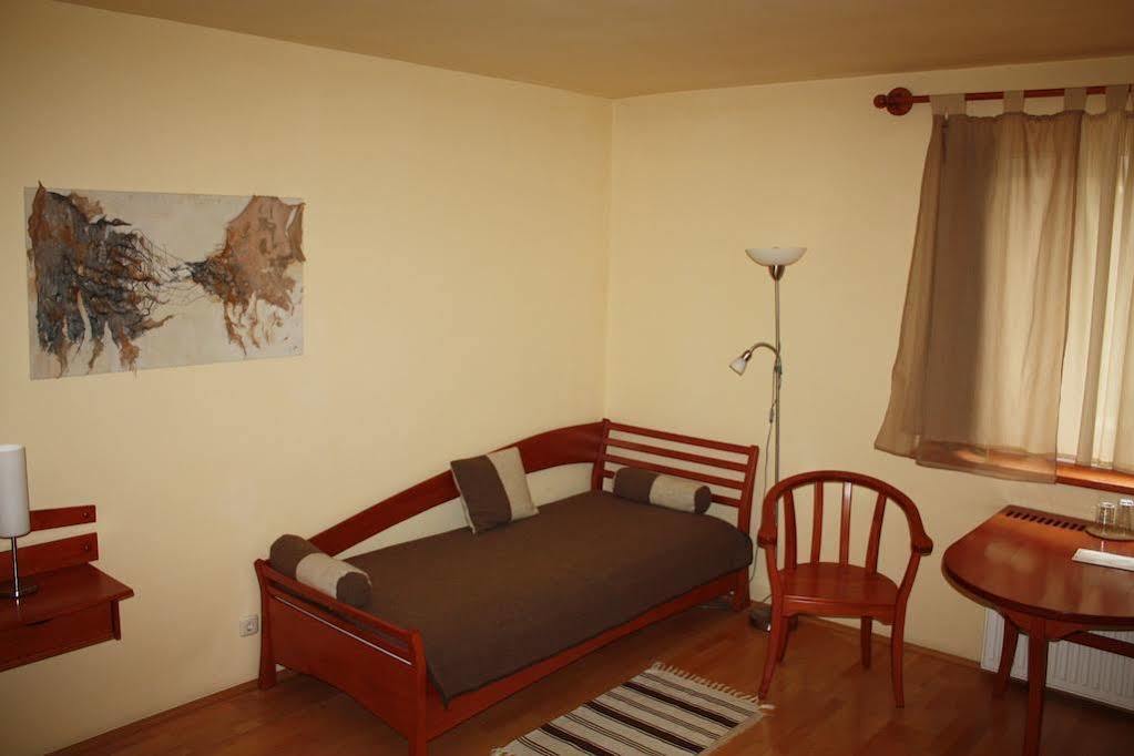 The Zen Hotel - Posticum Oradea Extérieur photo