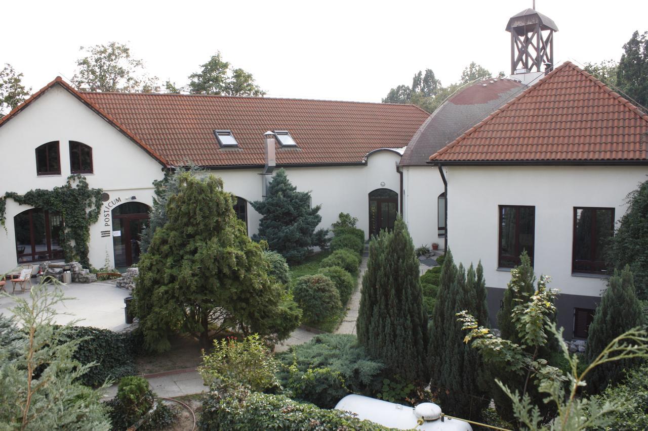 The Zen Hotel - Posticum Oradea Extérieur photo