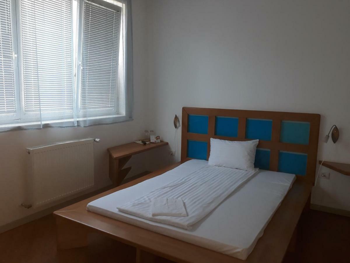 The Zen Hotel - Posticum Oradea Extérieur photo