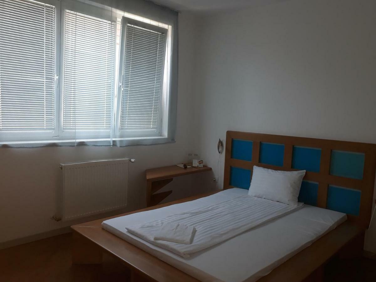 The Zen Hotel - Posticum Oradea Extérieur photo